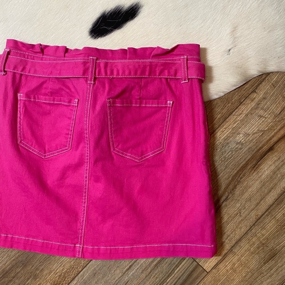 Blue Spice pink mini skirt with white stitching and a tie belt - Picture 7 of 8